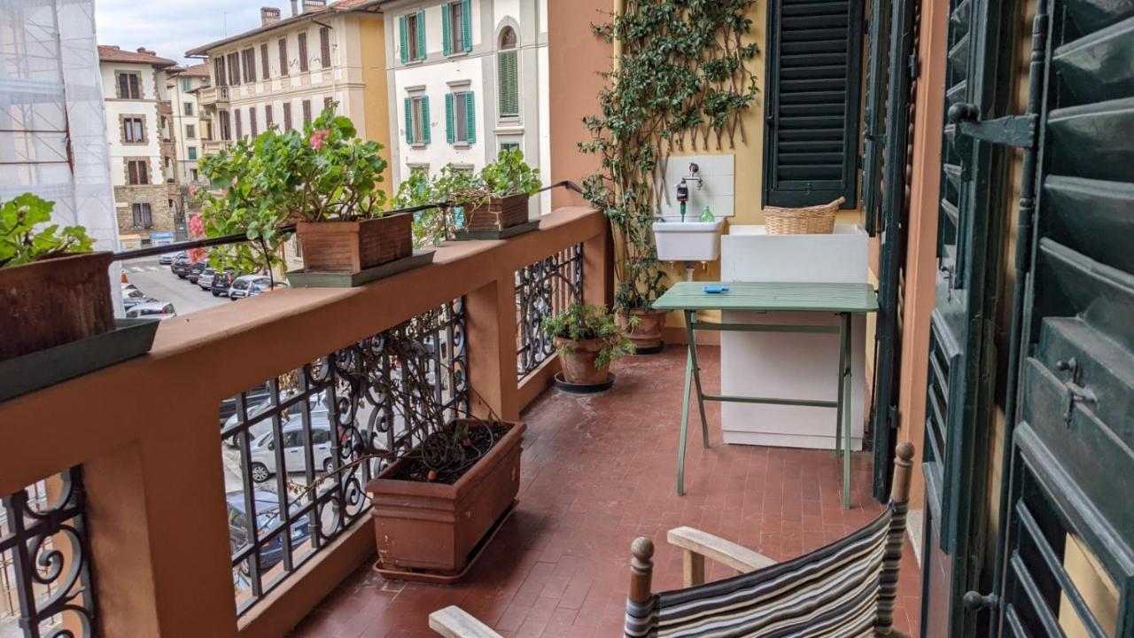 Double Bedroom In Beautiful 30'S Style Apartment Firenze Kültér fotó