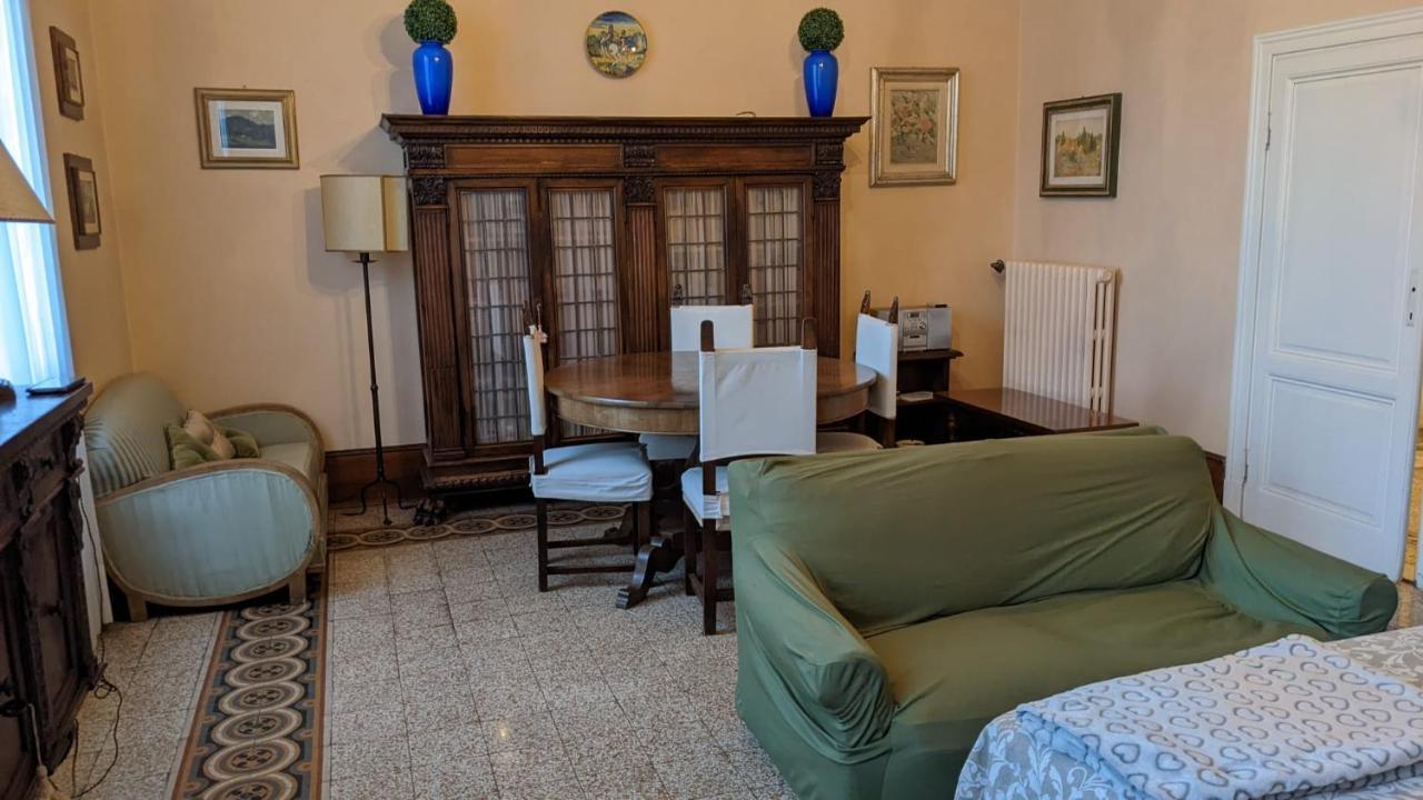 Double Bedroom In Beautiful 30'S Style Apartment Firenze Kültér fotó